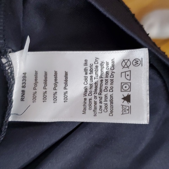 Two ASICS active tops 2XL& 2XLT-C - Picture 5 of 9